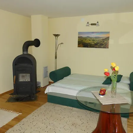 Vendeghaz A Csendes Bazalthoz Apartment Kisapati